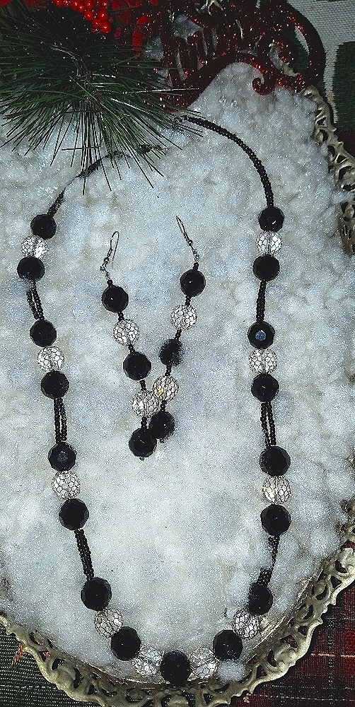 Women's Necklace and Earrings set